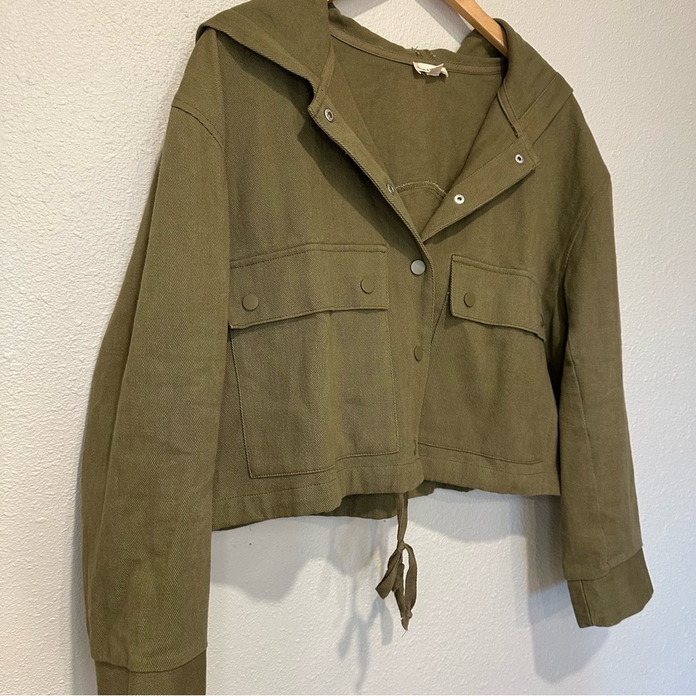 Hem & Thread Cropped Olive Green Women's Jacket - Picture 7 of 12